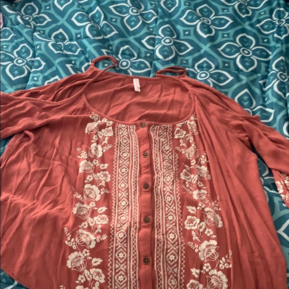 A rusted top with the cold shoulder.